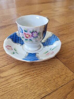Vintage Chinese Tea Cup & Saucer